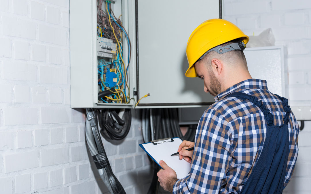 4 Home Electrical Troubles That MUST Have an Electrician